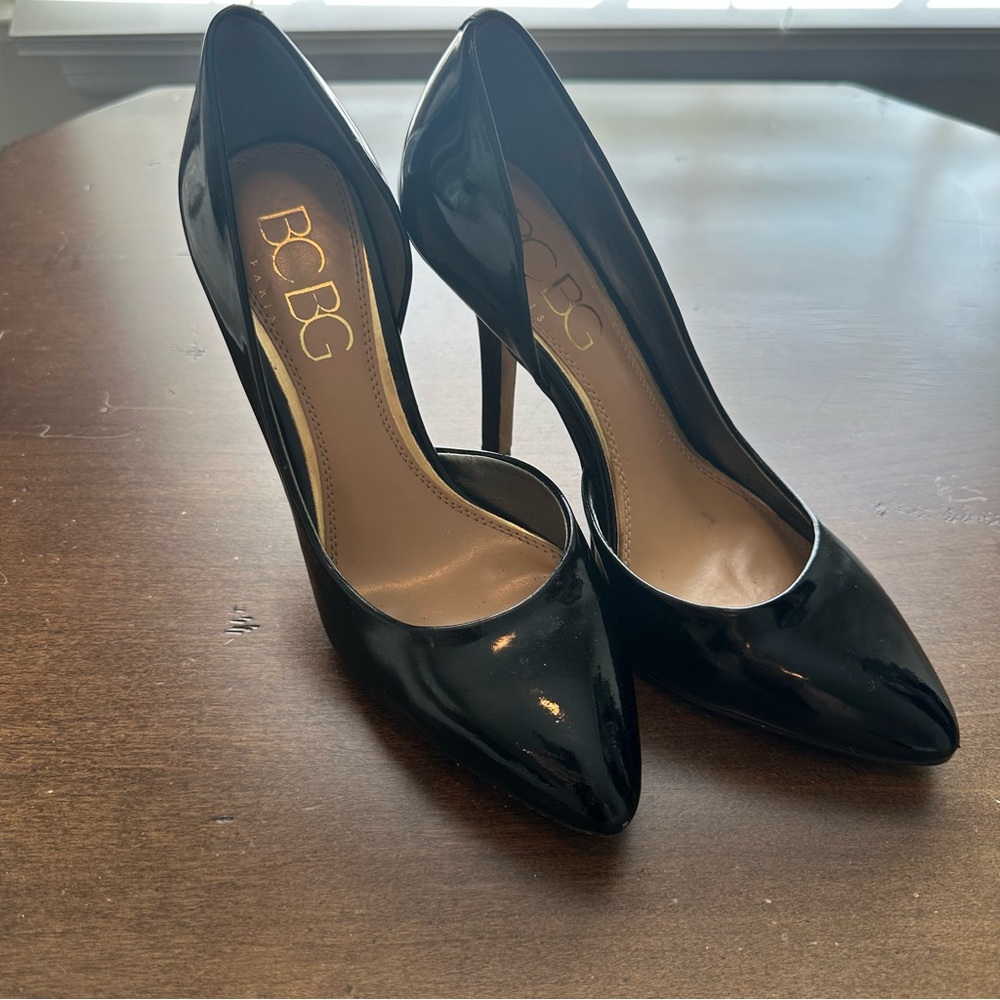 BCBG Paris Black Patent Leather Pointed Toe Heel Pumps